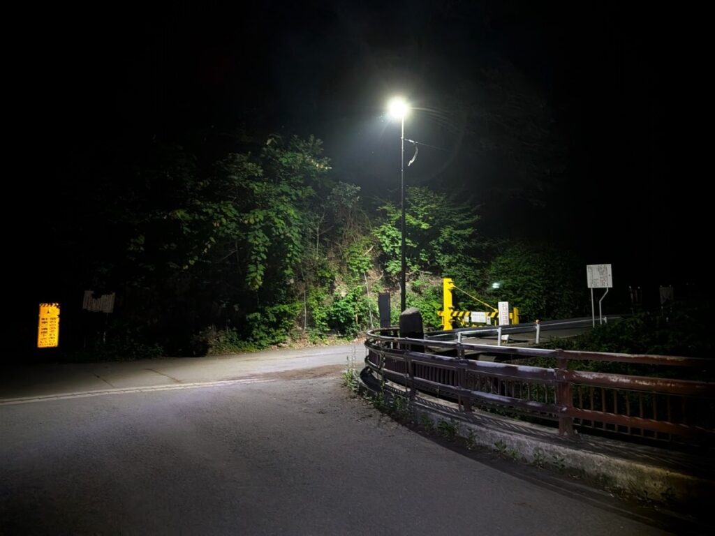 山の中街灯